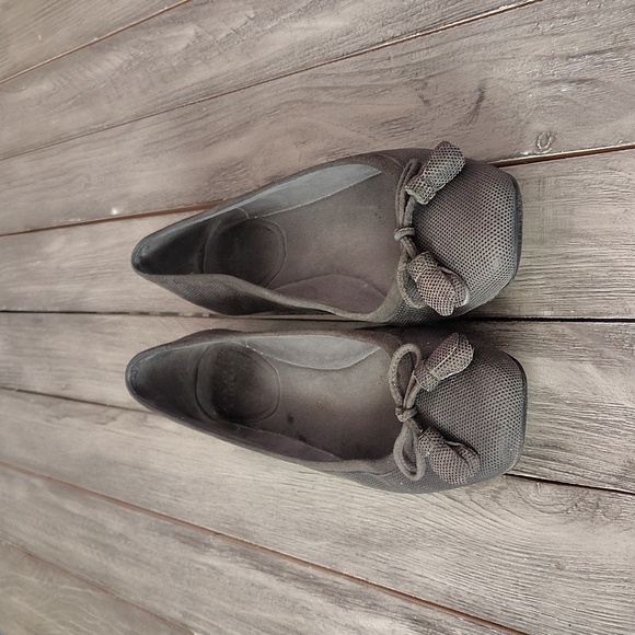 Stuart Weitzman Gray Ballet Flats - Picture 5 of 11